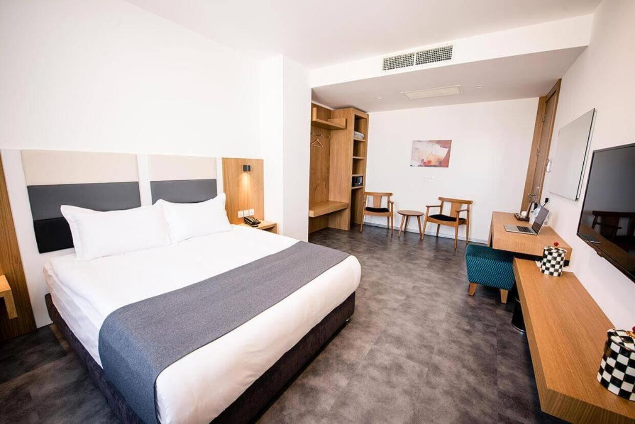 Ingate Hotel Фамагуста Екстериор снимка